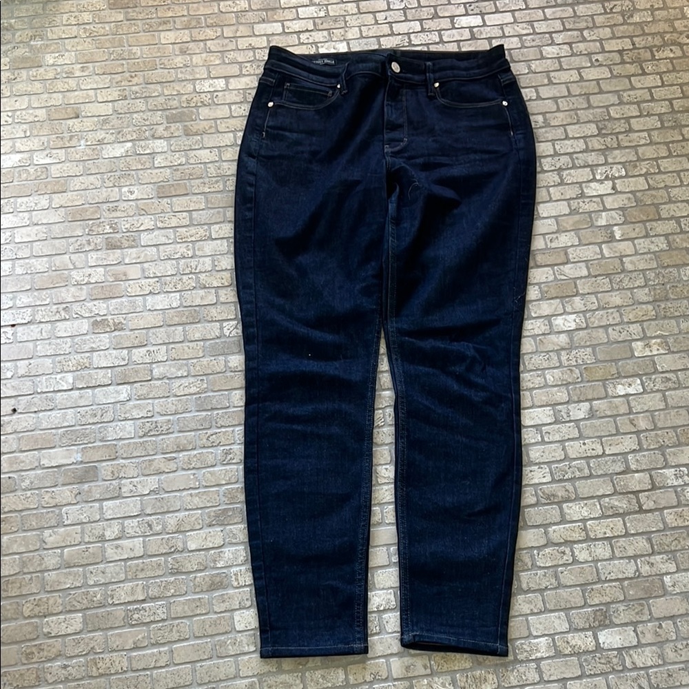 White House Black Markey Women's Dark Blue Jeans